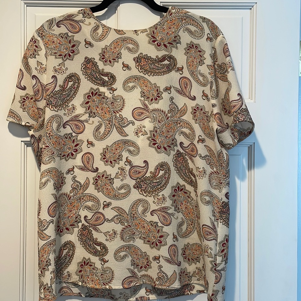 Paisley print blouse with peekaboo back